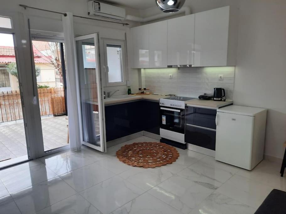 Apartment House In Diavata, Thessaloniki, Greece *