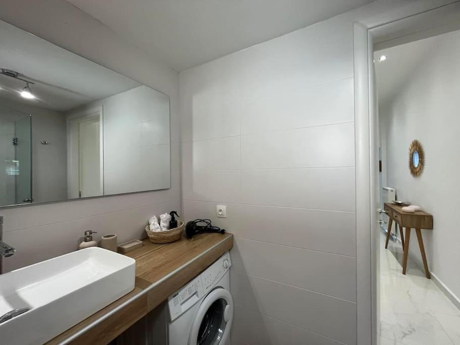 Apartment House In Diavata, Thessaloniki, Greece *
